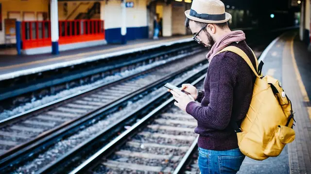 [Bintang] Kata Zodiak, Ini Tipe Cewek yang Dicari Cowok di Tinder, Benar?