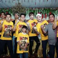 Jagoan Instan menceritakan seorang superhero yang sibuk membela rakyat, tapi hampir lupa dengan orang-orang terdekatnya. Rencananya film ini dirilis tanggal 18 bulan ini. (Deki Prayoga/Bintang.com)