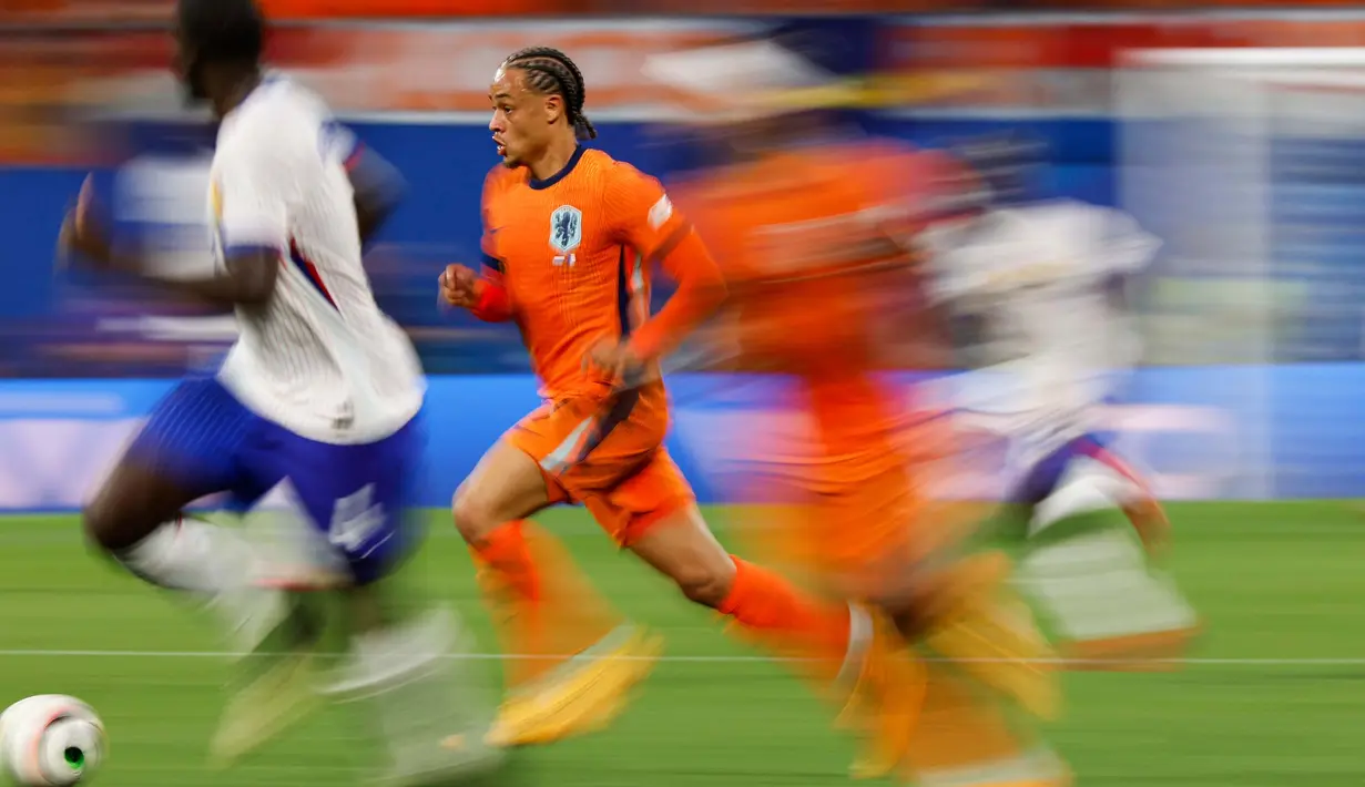 Laga kedua tim berlangsung ketat dan sengit. (Odd ANDERSEN/AFP)