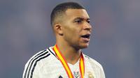 Sempat unggul lebih dulu lewat gol cepat Kylian Mbappe pada menit ke-5, namun Barcelona berhasil menyamakan kedudukan lewat gol Lamine Yamal di menit ke-22. (Haitham AL-SHUKAIRI/AFP)