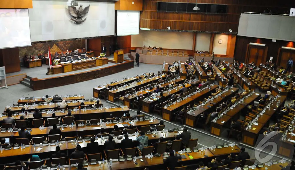 Rapat paripurna DPR siang tadi batal mengesahkan mekanisme pemilihan pimpinan komisi dan alat kelengkapan dewan lain. Pimpinan DPR dan Fraksi akhirnya sepakat melanjutkan itu dalam rapat konsultasi, Jakarta, Kamis (16/10/2014) (Liputan6.com/Andrian M Tuna