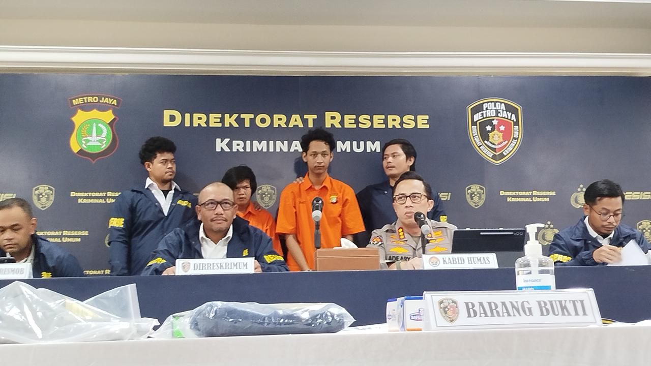 Polisi menangkap dua pelaku perampasan ponsel terhadap seorang bocah berusia 8 tahun di Jagakarsa, Jakarta Selatan.