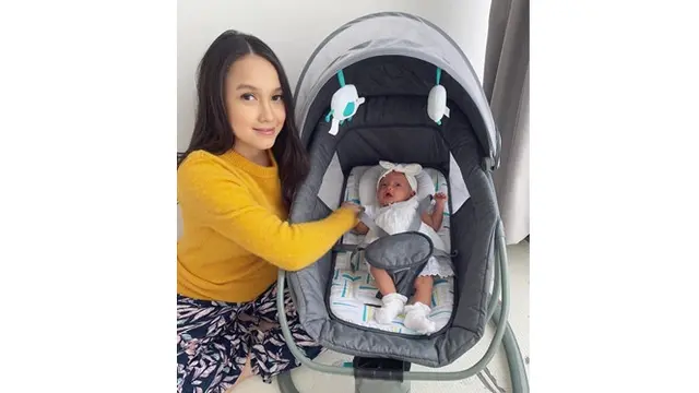 Lama Vakum, Ini 6 Potret Terbaru Anjani Dina Usai Melahirkan Anak Pertama