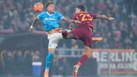 Napoli berhasil meraih kemenangan krusial dalam perburuan gelar Serie A setelah menaklukkan AS Roma 1-0 di Stadio Olimpico, Senin (1/12/2025) dini hari WIB. (AP Photo/Gregorio Borgia)