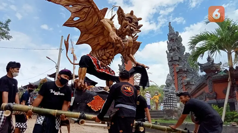 Arak-arakan ogoh-ogoh jelang Nyepi Tahun 2022 di Kota Palu