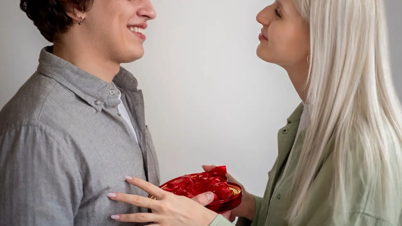 Kunci Hubungan Harmonis dan Langgeng dengan Mengenali Love Language Pasangan (Foto/Sumber: Freepik)