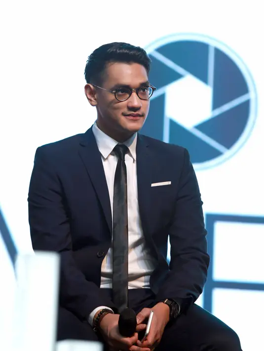 Ditemui di kawasan SCBD belum lama ini, penyanyi solo berlesung pipi itu menjawab kedekatannya dengan janda satu anak asal Sumedang tersebut. Afgan tak menampik jika Rossa menjadi salah satu teman terdekatnya. (Nurwahyunan/Bintang.com)