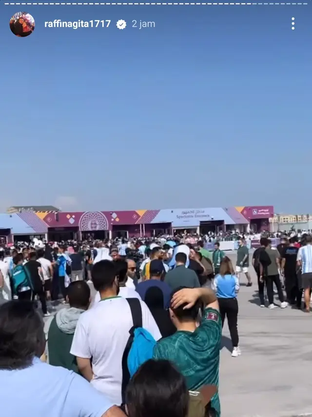 Raffi Ahmad dan Rafathar Rela Jalan Kaki 1 KM Lebih di Tengah Terik Matahari Qatar Demi Dukung Argentina di Piala Dunia 2022