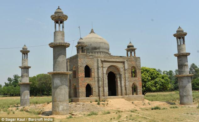 Taj Mahal mini ini menjai bukti cinta (c) dailymail.co.uk