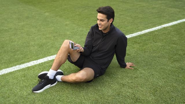 Ricardo Kaká dan Oppo Find N2 Flip