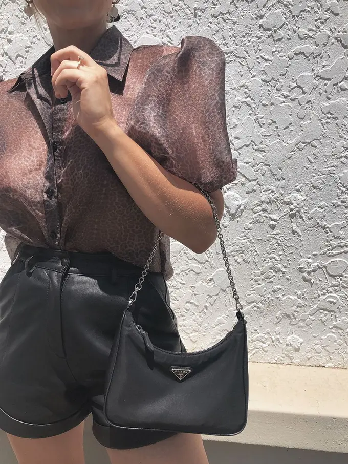 Celana bermuda kulit