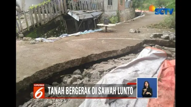 Hujan mengguyur terus menerus di Sawah Lunto, Sumatera Barat, akibatkan tanah bergerak dengan panjang hingga 40 meter. Sebanyak empat rumah rusak berat.