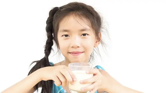 Berdasarkan panduan dari USDA, anak-anak usia 3–5 tahun sebaiknya mengkonsumsi sekitar 2 cangkir susu atau produk susu per hari.