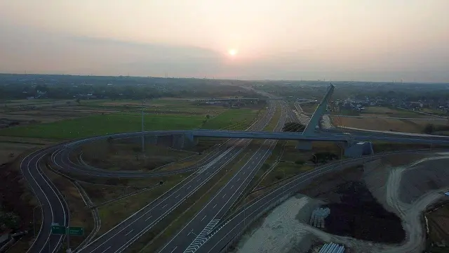 Pembangunan konstruksi fisik dan pembebasan lahan jalan Tol Solo-Ngawi sudah rampung 100 persen. (Dok Kementerian PUPR)