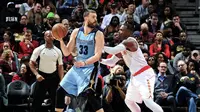 Marc Gasol mengukir triple double saat mengantar Memphis Grizzlies mengalahkan Atlanta Hawks, Kamis (16/3/2017) waktu setempat. (Twitter/SlamOnline)