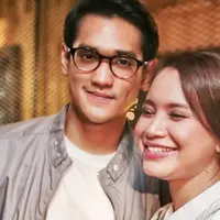 Rossa memilih diam tidak menjawab komentar netizen mengenai foro mesranya dengan Afgan.