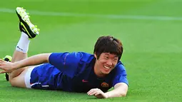 Aksi winger Manchester United, Park Ji-sung dalam sesi latihan sebelum final Liga Champions di Stadio Olimpico, Roma, 26 Mei 2009. AFP PHOTO/CARL DE SOUZA
