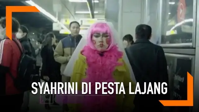 VIDEO: Kocak Banget, Penampilan Syahrini saat Pesta Lajang