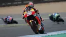 Aksi Dani Pedrosa pada balapan MotoGP Grand Prix Jerez, Spanyol, Minggu (8/5/2017). Dani menempati peringkat keempat Klasemen sementara MotoGP 2017 dengan total 52 poin.(AP/Miguel Morenatti)
