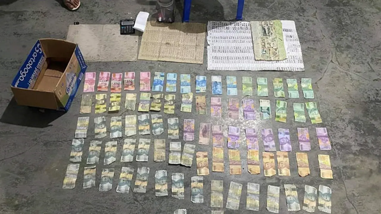 Sejumlah barang bukti yang diamankan di Mapolres Bolmong Timur.