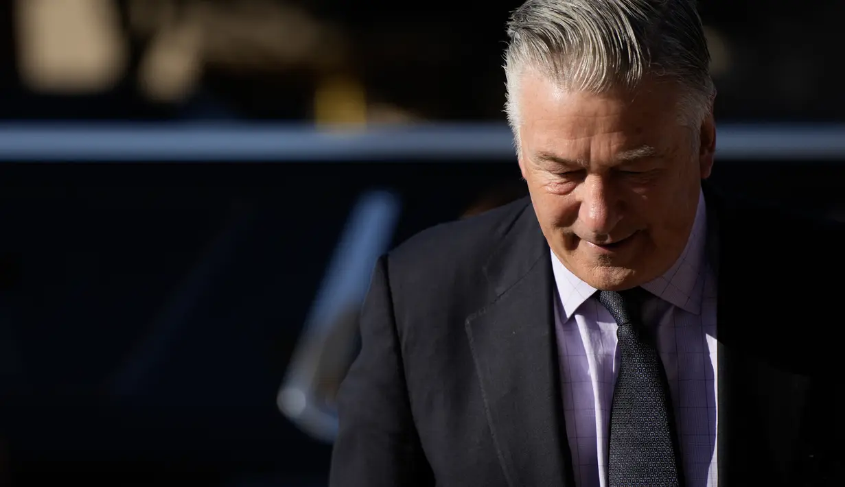 Dakwaan atas Alec Baldwin terkait kasus pembunuhan tidak sengaja dibatalkan. (Ramsay de Give / AFP)