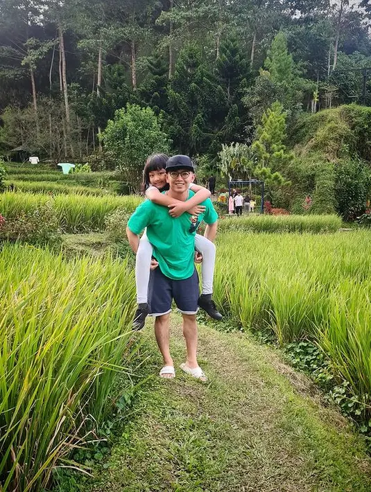 Ditemui di kawasan Tendean,  Jakarta Selatan, Selasa (7/3), Nicky mengaku cari pendamping hidup bukan menjadi prioritas utama. Ia mengaku sedang enjoy dengan kehidupannya. [Instagram/nickytirta]