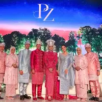 Putri Zulhas Dibalut Kebaya Fuschia dan Mahkota saat Resepsi Pernikahan Bersama Zumi Zola Usung Adat Jambi.[@raffinagita1717]