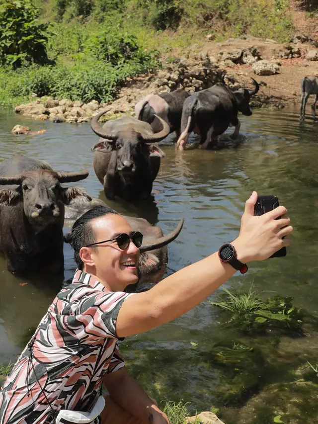 7 Momen Daniel Mananta dan Istri Liburan di Sumba, Bak Pengantin Baru