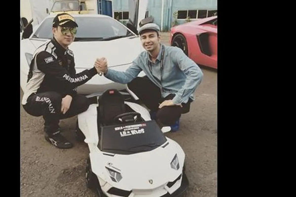 Masih Bayi, Anak Raffi Ahmad Dikadoi Mobilan Lamborghini