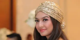 Bagi aktris Raline Shah, Ramadan kali ini merupakan Ramadan yang sangat spesial baginya. Salah satu finalis Puteri Indonesia 2008 itu, Ramadan kali ini banyak dimanfaatkan untuk plesiran. (Andy Masela/Bintang.com)