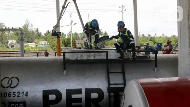 Melihat Proses Pendistribusian BBM dengan Rail Train Wagon di Pertamina TBBM Kertapati