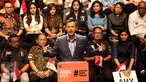 Cagub DKI Agus Harimurti Yudhoyono saat menyampaikan pidato politik di Jakarta, Minggu (27/11). Dalam pidato politiknya Agus memaparkan kondisi perekonomian di Jakarta. (Liputan6.com/Johan Tallo)