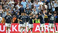Para pemain Argentina merayakan gol kedua tim mereka dalam laga persahabatan internasional melawan Honduras di Kyle Field, College Station, Texas, pada 6 Juni 2026.

RONALDO SCHEMIDT / AFP