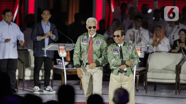 Capres-Cawapres 03 Ganjar-Mahfud Kenakan Jaket Bomber ala Film Top Gun