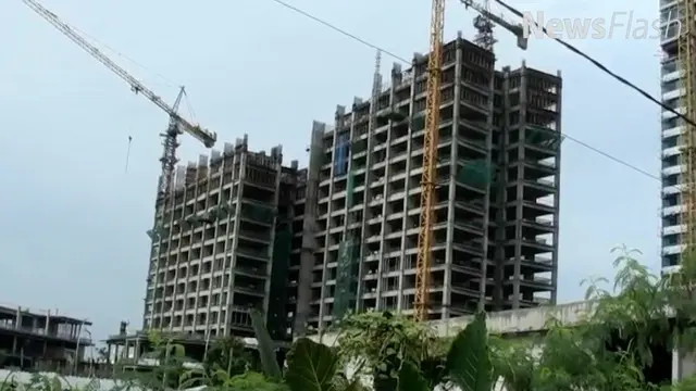 NEWS FLASH: Evakuasi Korban Apartemen Roboh di Bekasi Tak Gunakan Alat Berat