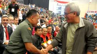 Iwan Fals, berharap kesuksesan tim Merah Putih medaih medali emas di Kejuaraan Dunia Karate Junior bisa memotivasi atlet Indonesia lainnya. 
