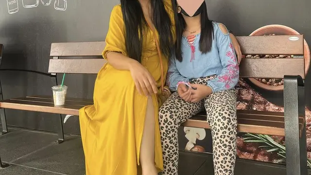 Tampilan Outfit Kompak Denada dan Sang Anak  (@denadaindonesia)