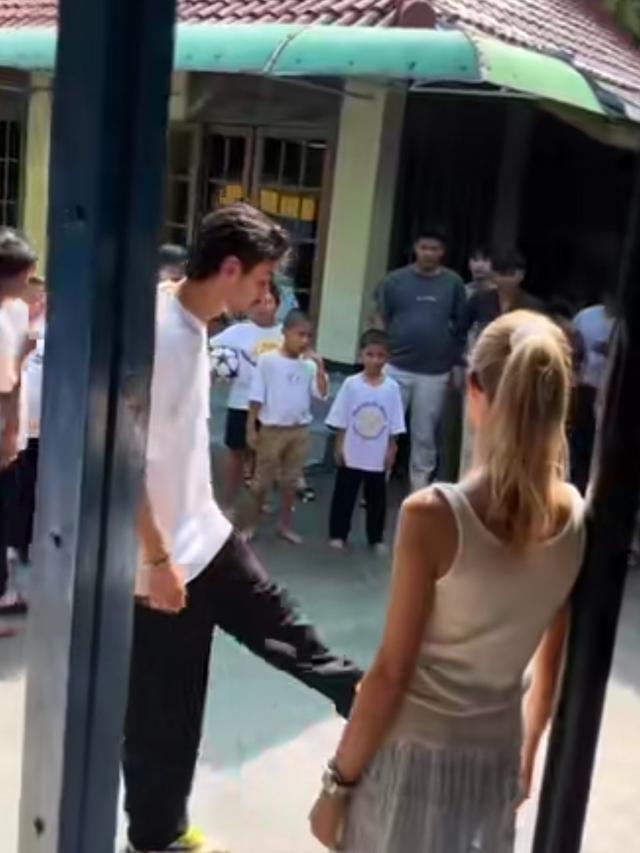 Nathan Tjoe-A-On dan Fefe Slinkert