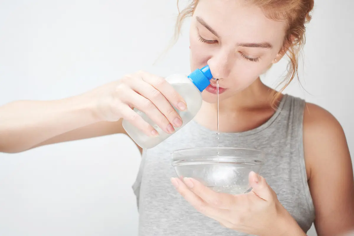 Hidung lembap dengan cuci hidung (Ivan Kislitsin/Shutterstock)