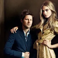 Christopher Bailey masih menorehkan prestasi atas karyanya di Burberry (Instagram/caradelevingnedskh)