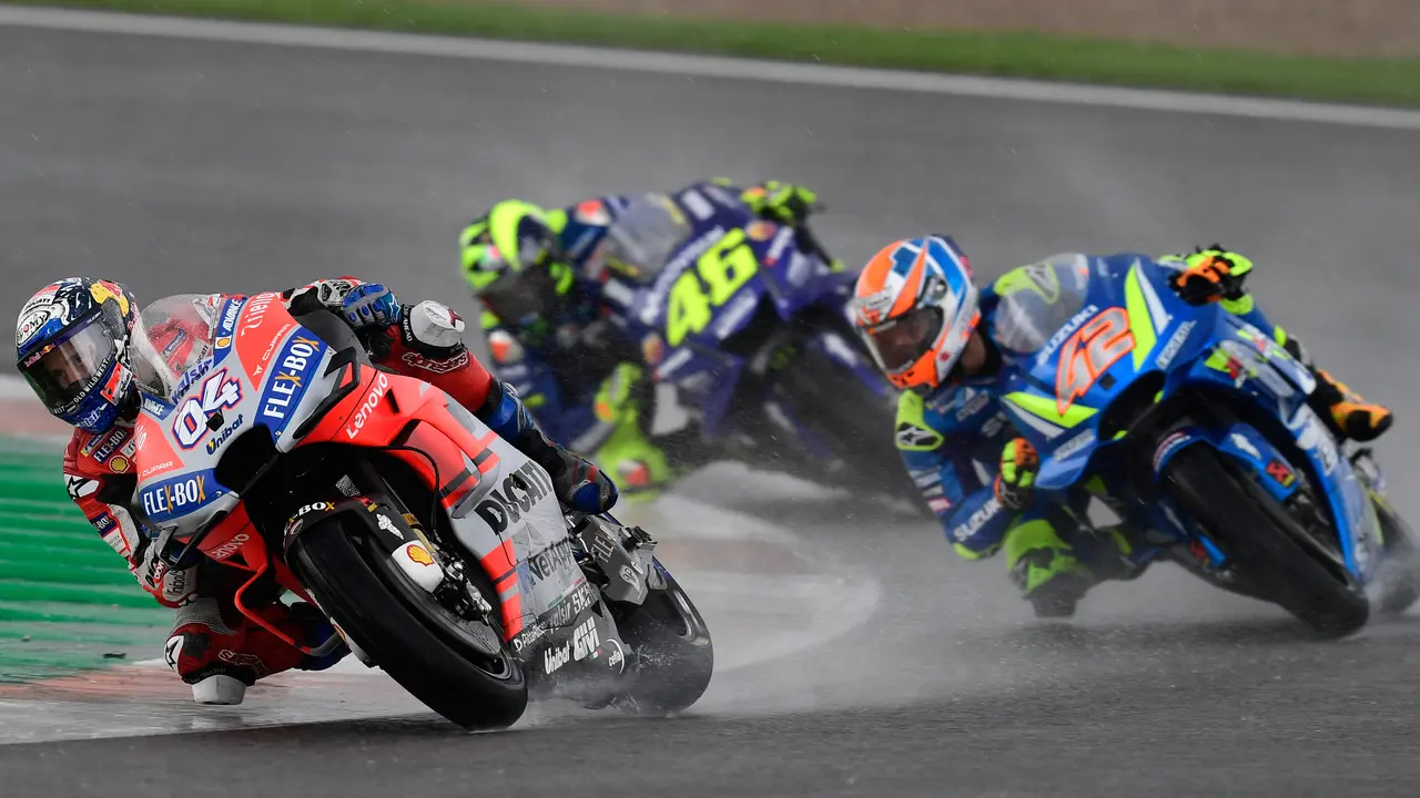 Aksi Balapan Andrea Dovizioso Juara MotoGP Valencia
