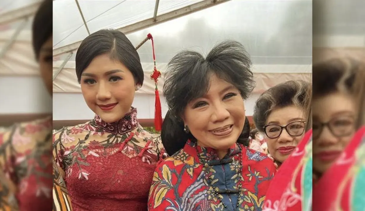 Busana yang dikenakan Kaesang dan Erina dibuat khusus oleh desainer ternama Anne Avantie. Menurut sang desainer, busana tersebut dibuat dalam waktu lima hari saja.  (@anneavantieheart)