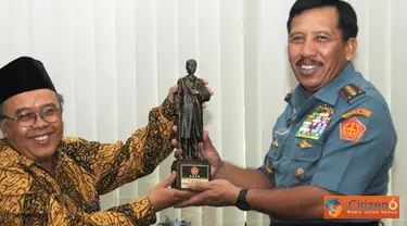 Citizen6, Cilangkap: Panglima TNI menyambut baik pembuatan film tersebut dan siap membantu serta diharapkan dapat bekerjasama dengan Pusjarah TNI. (Pengirim: Badarudin Bakri)