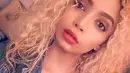 Model berusia 20 tahun Gabriella Engels saat berselfie. Gabriella Engels menjadi korban penyerangan istri Presiden Robert Mugabe, Grace Mugabe pada sabtu lalu. Grace dituduh menyerang Engels di sebuah hotel di Johannesburg. (Facebook/Gabriella Engels)