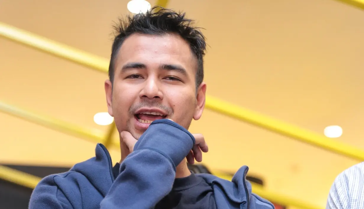 "Aku yakin. Ya alhamdulillah sejauh ini bisnis aku jalan semua. Ga ada yang gagal, amit-amit," ujar Raffi Ahmad. (Adrian Putra/Bintang.com)