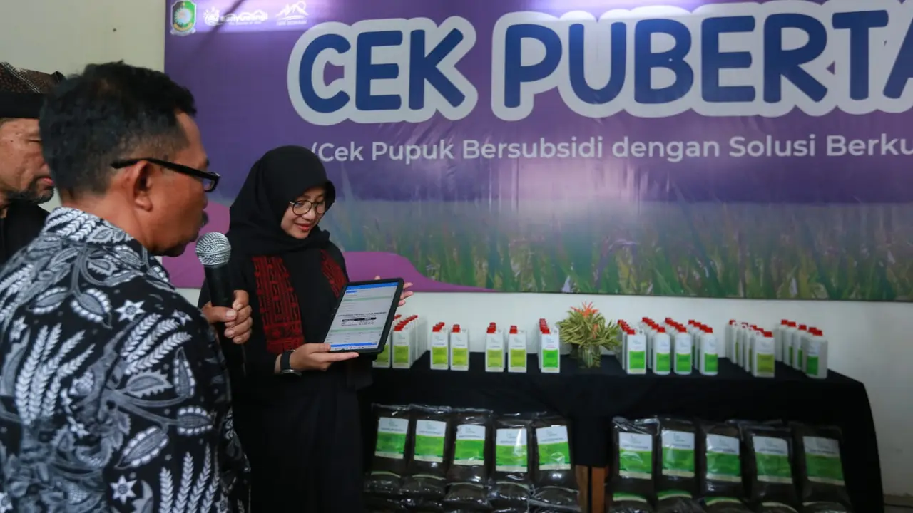 Petani Banyuwangi Kini Bisa Pantau Ketersediaan Pupuk Subsidi lewat Smart Kampung