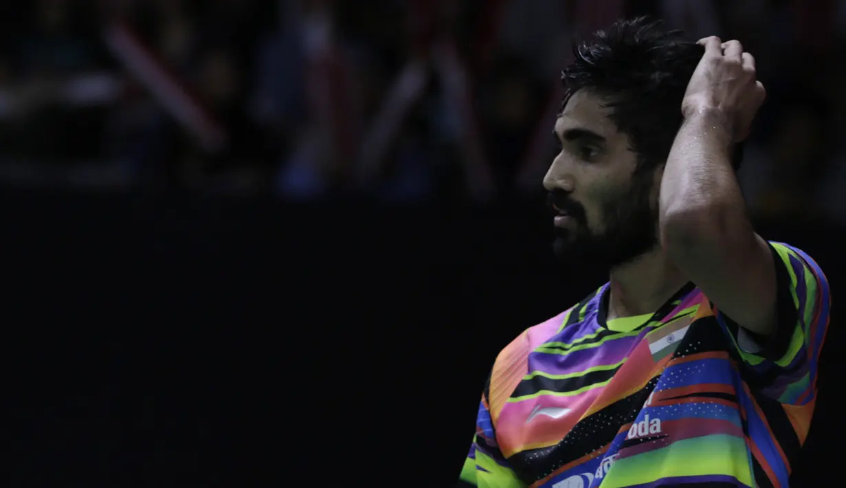 Tunggal putra India, Kidambi Srikanth, tampak kecewa usai dikalahkan tunggal Indonesia pada Indonesia Masters 2019 di Istora Senayan, Jakarta, Jumat (25/1). Srikanth gagal lolos ke semifinal. (Bola.com/Yoppy Renato)