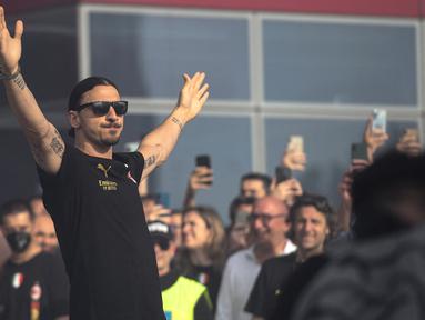 Pesepak bola yang sudah berumur biasanya telah habis masa emasnya. Ternyata anggapan itu tidak sepenuhnya benar. Liga Italia 2021/2022 ini, misalnya, berhasil mematahkan anggapan tersebut. (AFP/Piero Cruciatti)