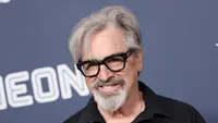 Robert Carradine Sang Bintang Lizzie McGuire Meninggal Dunia, Hampir 2 Dekade Lawan Bipolar Disorder