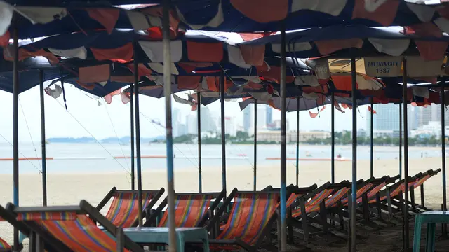 Sepinya Pantai Pattaya di Tengah Pandemi Covid-19